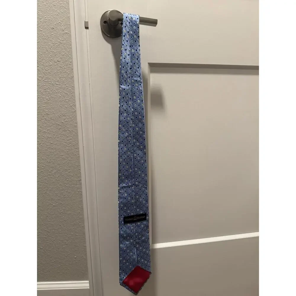 Tommy Hilfiger‎ 100% Silk Designer Neck Tie – Light Blue/Navy Blue Polka Dots